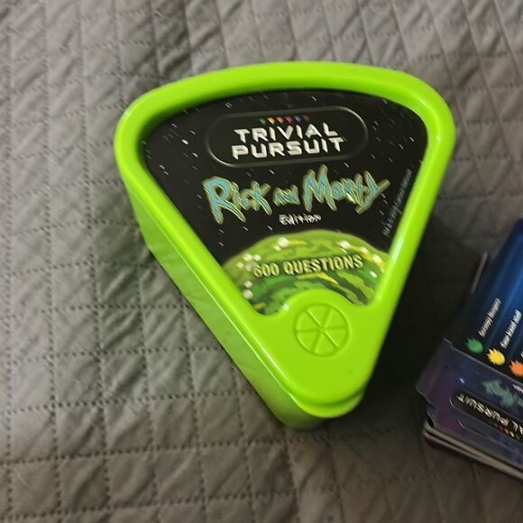 Rick and Morty Trivial Pursuit Game - Picture 3 of 5